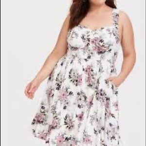 Summer dress with pockets, extra lining for nice flow